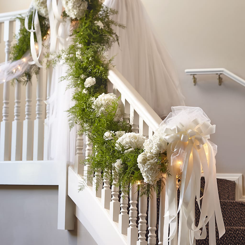 Champagne Dreams Garland – Everythings Blooming Florist, San Jose CA